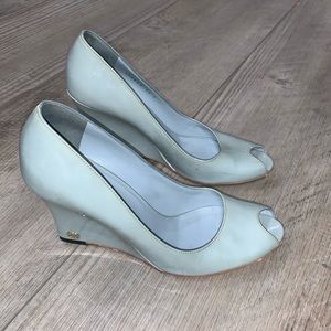 Vtg Blue patent leather Gucci wedge VITELLO VERNICE SOFT heel peep toes sexy